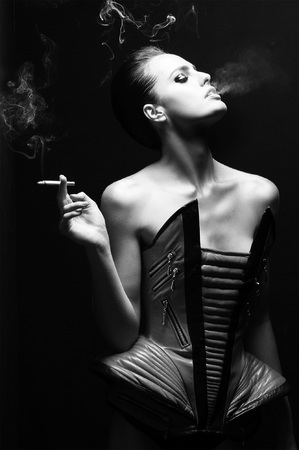  :  : CLAIRE BAYLEY  make up artist