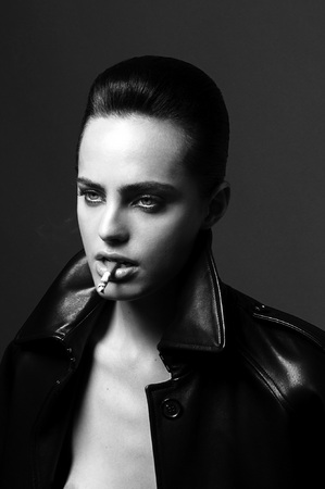  :  : CLAIRE BAYLEY  make up artist