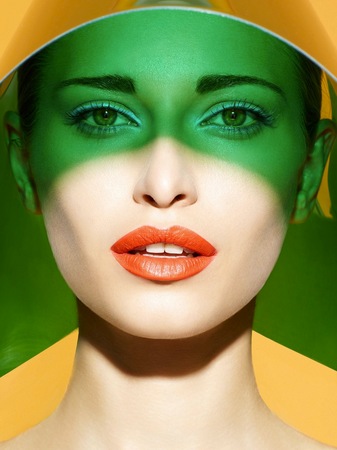  :  : CLAIRE BAYLEY  make up artist