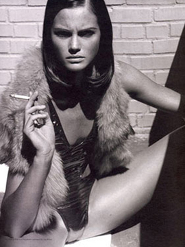  :  : CLAIRE BAYLEY  make up artist